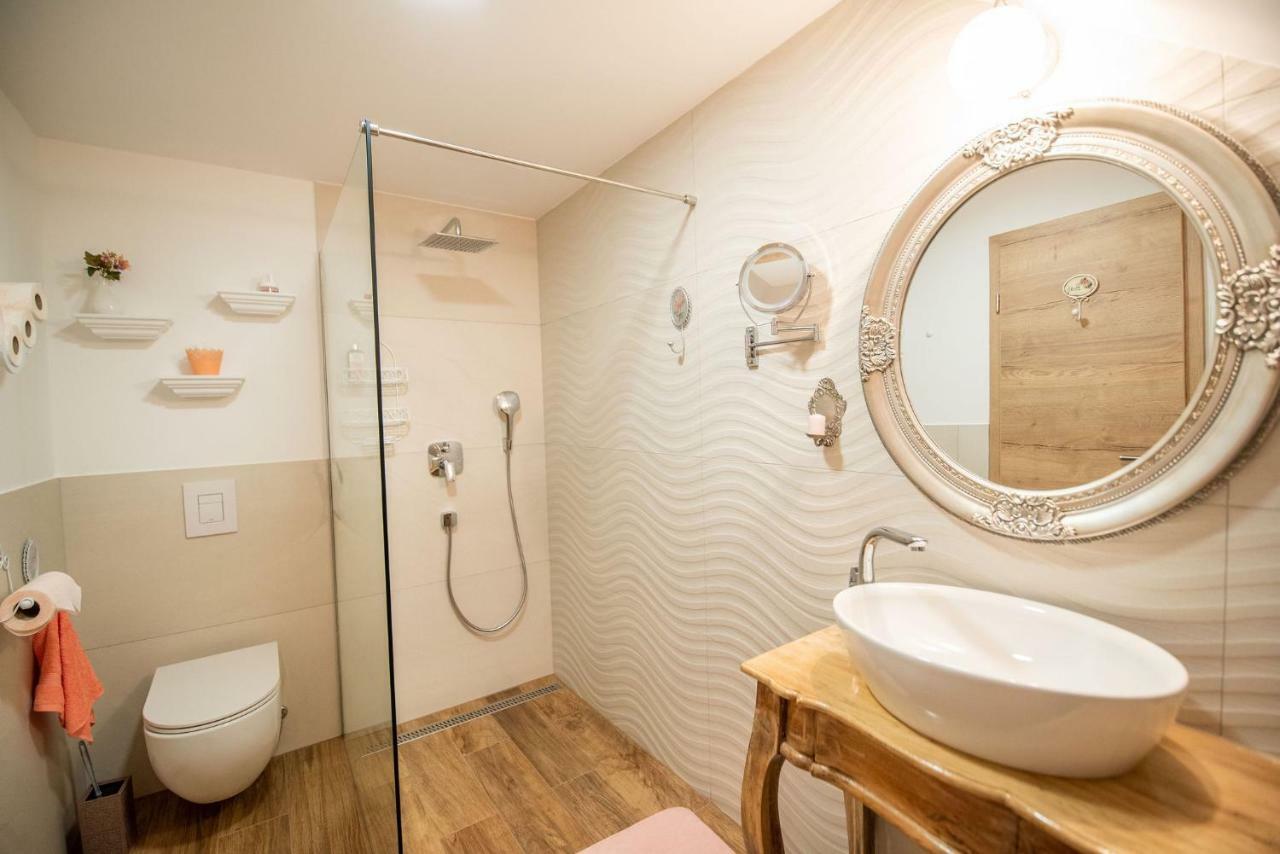 Apartmaji Urska Laško Exterior foto